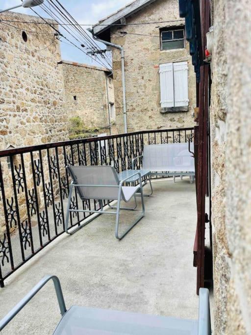 Agreable Maison De Village Avec Balcon Roiffieux Esterno foto